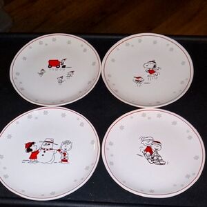 Peanuts Festive Snoopy Plate Set - White and Red New